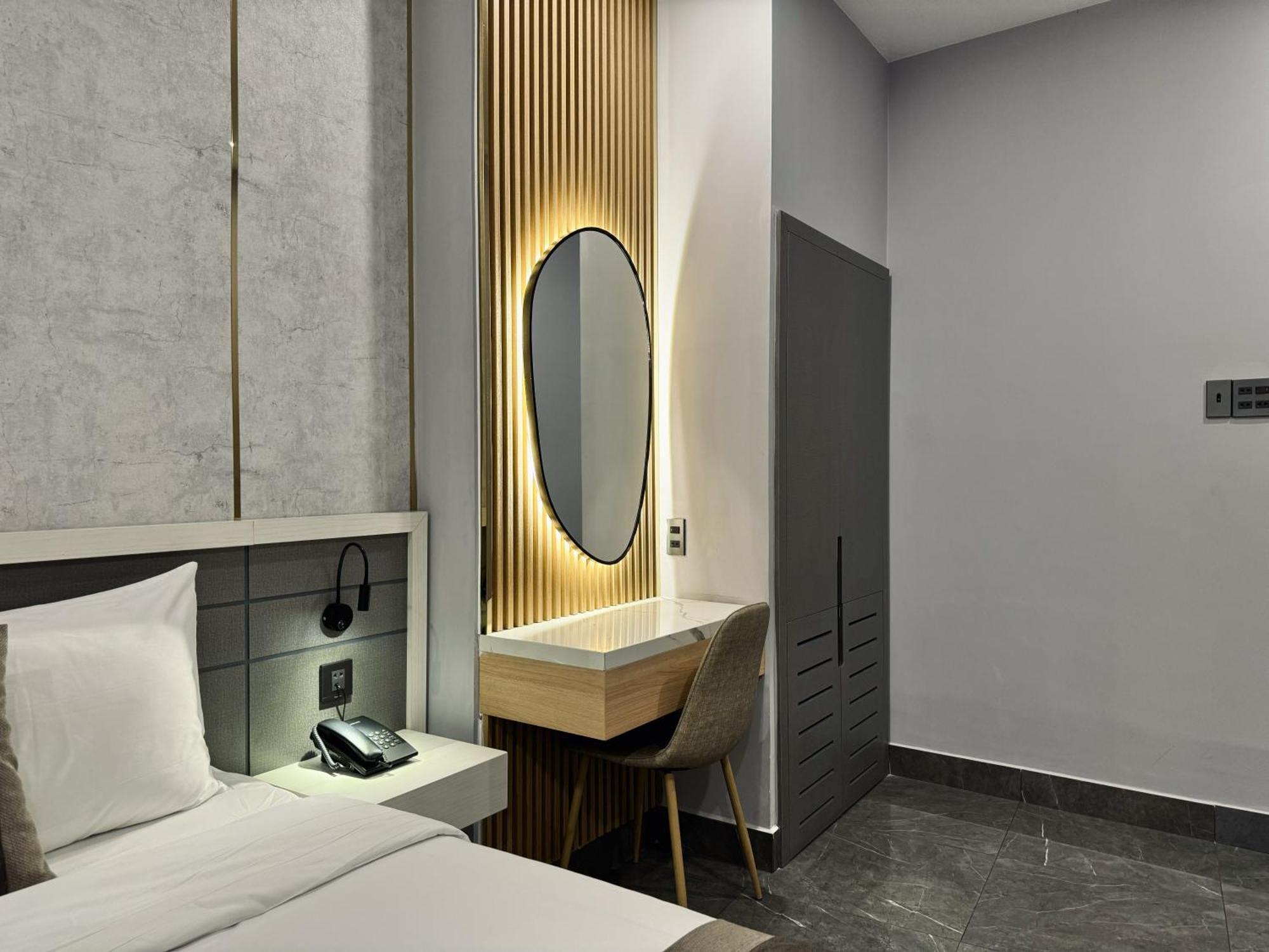 Lion 9 Hotel *